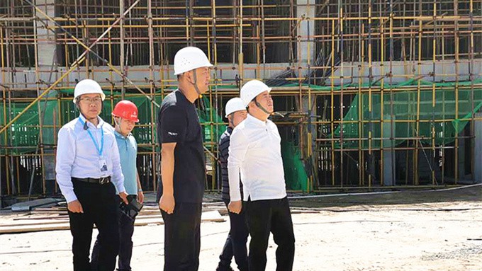 石培文董事長赴古浪八步沙現場檢查項目進展情況