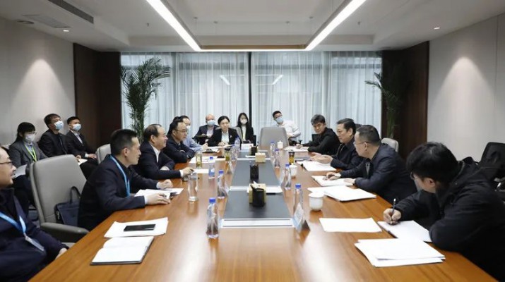 省政府國資委黨委委員、副主任范武德一行到甘肅文旅集團調研