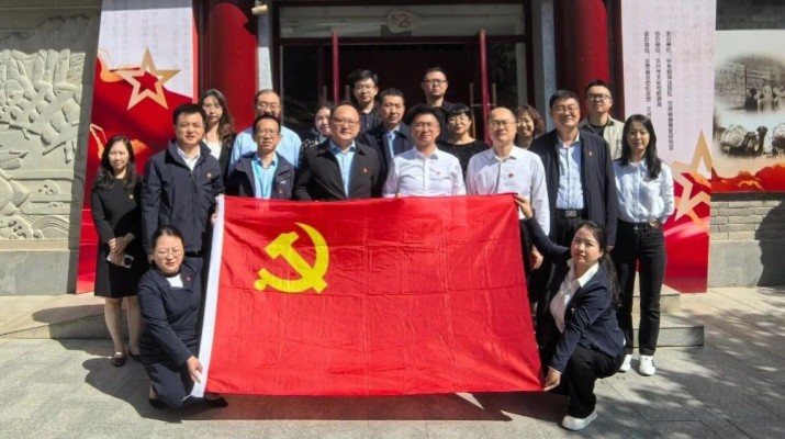 覽隴原抗戰(zhàn)文獻 傳紅色精神薪火——集團財務(wù)部、戰(zhàn)略規(guī)劃部、工程咨詢中心黨支部聯(lián)合開展主題黨日活動